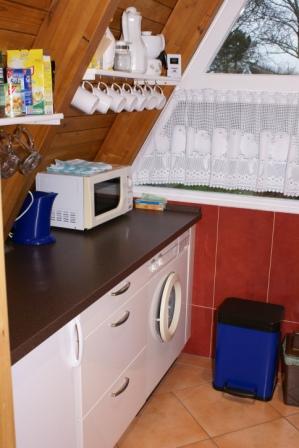 Kühlschrank, Waschmaschine, Toaster, Waserkocher und Mikrowelle